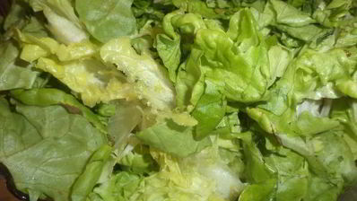 салат с сыром, копченой ветчиной и домашним майонезом