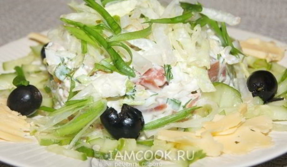 Рецепт салата с ветчиной, свежим огурцом и листовым салатом