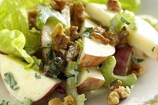 Салат с яблоком и сыром