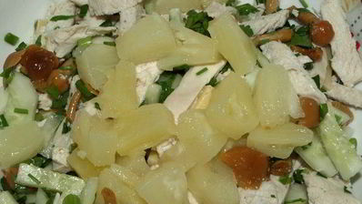 салат шанхай c курицей, сыром и маринованными опятами