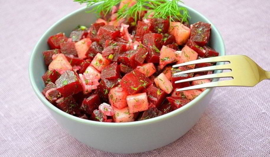 Рецепт салата со свеклой и зеленым яблоком