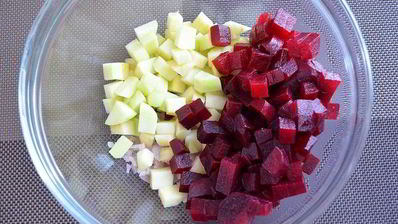 салат со свеклой и зеленым яблоком
