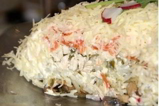 Салат Старый мельник с шампиньонами