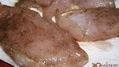 хрустящий салат с индейкой и сухариками лжецезарь