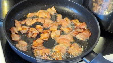 салат цезарь с беконом