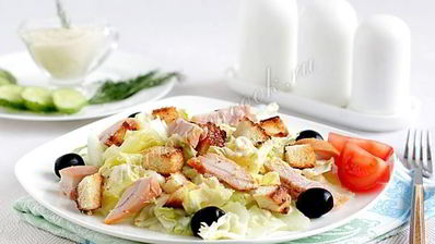 салат цезарь с копченой курицей