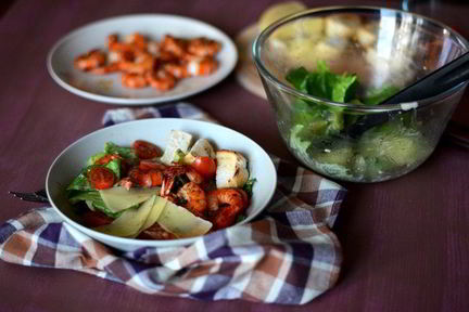 Салат Цезарь с креветками