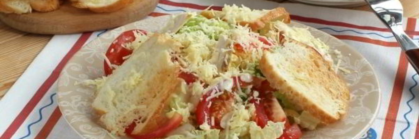 Салат Цезарь с пекинской капустой и курицей