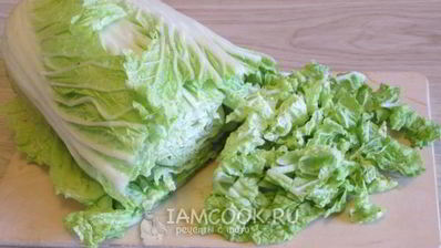 салат цезарь с пекинской капустой и курицей