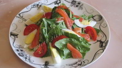 салат цезарь с семгой