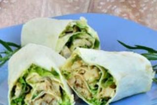 Салат Цезарь в лаваше