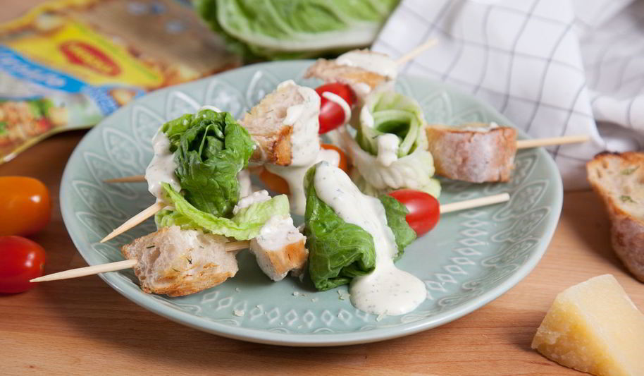 Рецепт шашлыка из куриной грудки под соусом цезарь