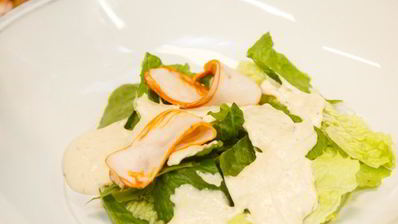 утренний цезарь с яйцом