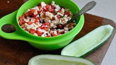 салат в огурце