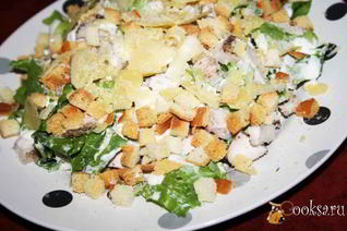 Салаты с сухариками