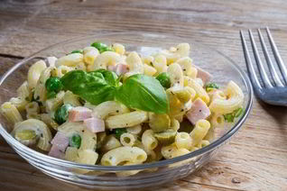 Швейцарский салат из макарон