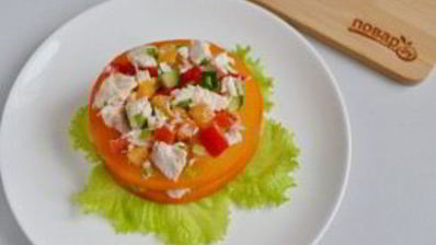 слоеный салат из хурмы