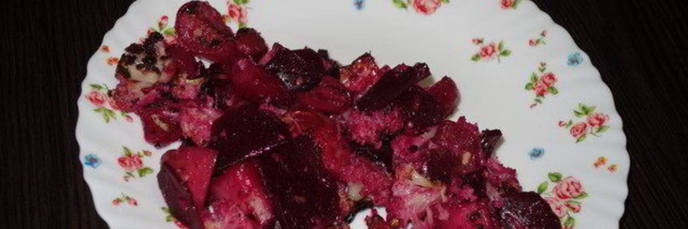 Теплый салат из редиса и овощей