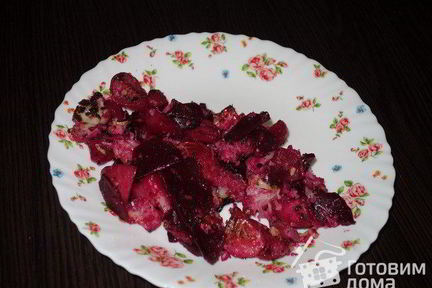 Теплый салат из редиса и овощей