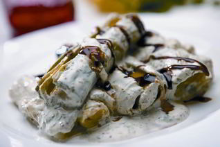 Лук-порей с соусом Винегрет