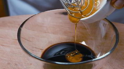 лук-порей с соусом винегрет