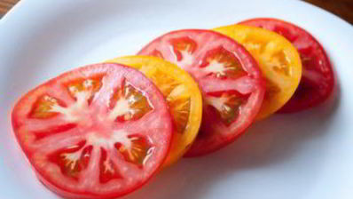 помидоры с фетой и базиликовым винегретом