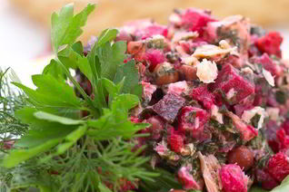 Салат Винегрет с морской капустой и рыбой