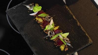 винегрет с килькой и медово-горчичным соусом