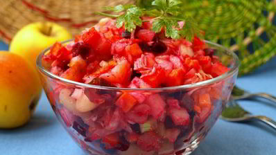 винегрет с яблоками и отварной фасолью