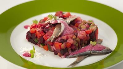 винегрет со свекольной пеной и оливковым песком