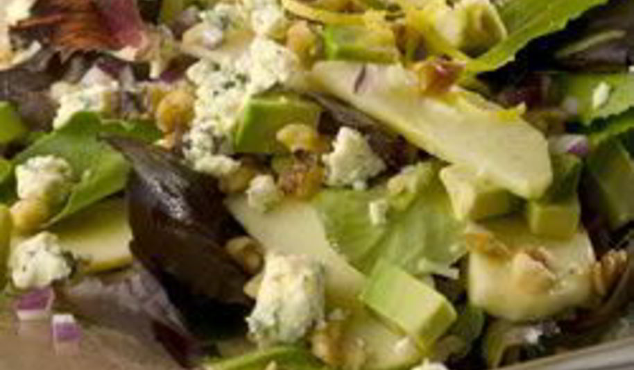 Рецепт зеленого салата с авокадо и яблоком