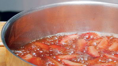 шоколадный соус с клубникой и виски