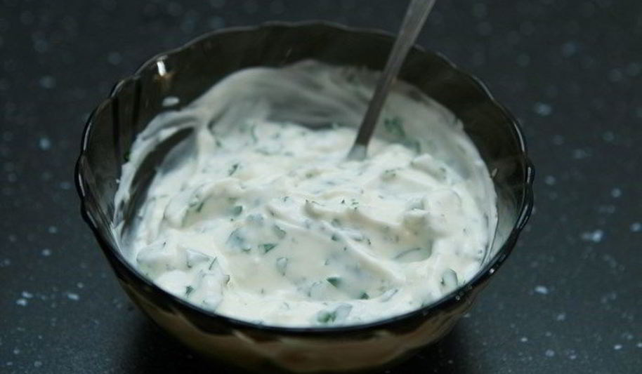 Рецепт сметанно-чесночного соус