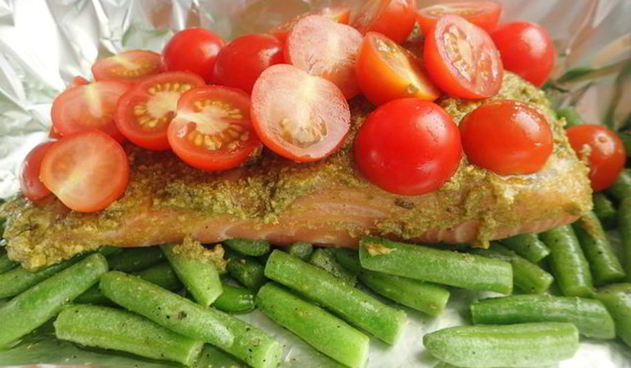 Рецепт лосося с соусом песто