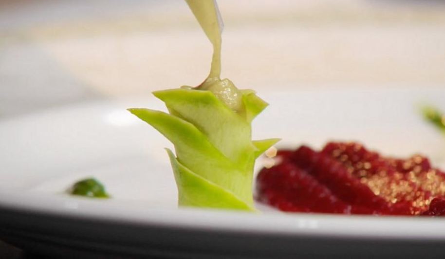 Рецепт сибаса, запеченного с соусом песто