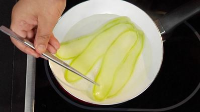 сибас, запеченный с соусом песто