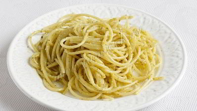 спагетти с соусом песто