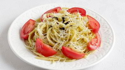 спагетти с соусом песто