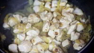 соус с курицей и грибами