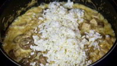 соус с курицей и грибами