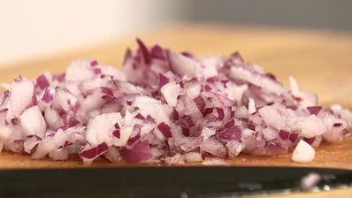 мексиканская сальса с кукурузными чипсами