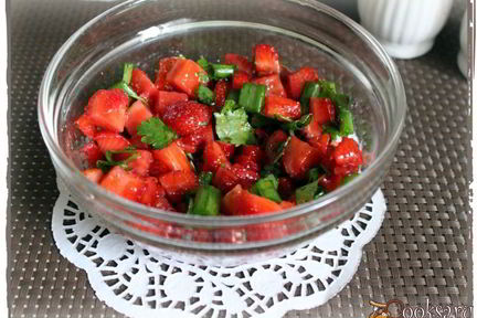 Острая клубничная сальса