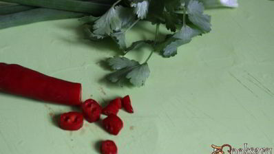 острая клубничная сальса