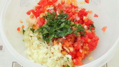 овощная сальса с персиками