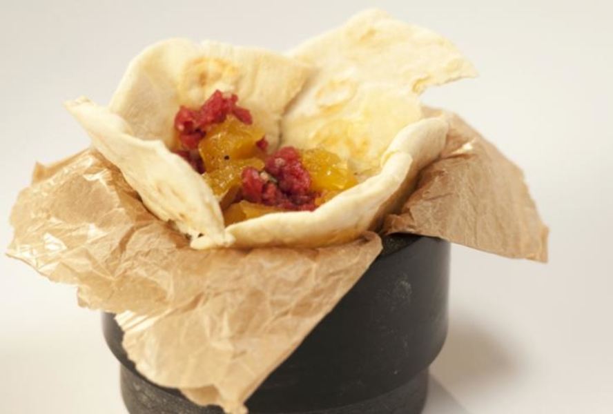 Тартар из говядины с апельсиновым мармеладом