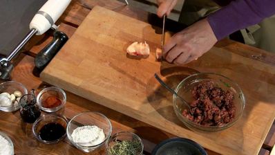 тартар из говядины с мозговой косточкой