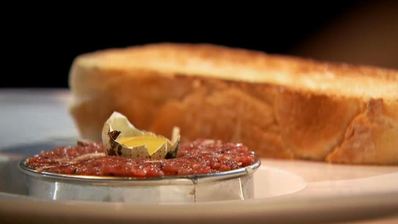 тартар из говядины с трюфельным маслом