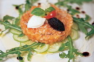 Тартар из лосося с имбирем