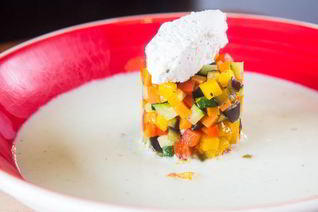 Тартар из овощей в соусе из йогурта