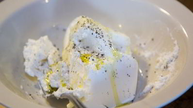 тартар из овощей в соусе из йогурта